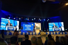 37275239_2268870533127589_189082370383544320_o